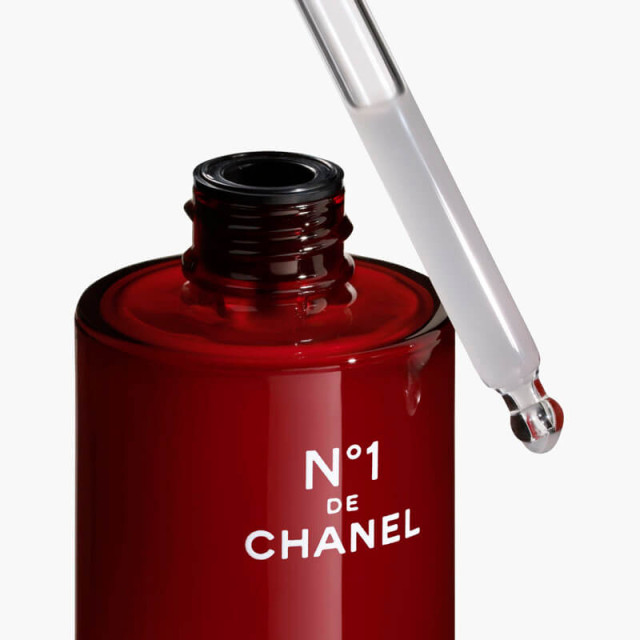 N°1 de Chanel Sérum Revitalisant | Lisse, apporte de l'éclat, pour une peau qui paraît plus jeune
