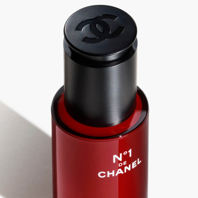 N°1 de Chanel Sérum Revitalisant | Lisse, apporte de l'éclat, pour une peau qui paraît plus jeune