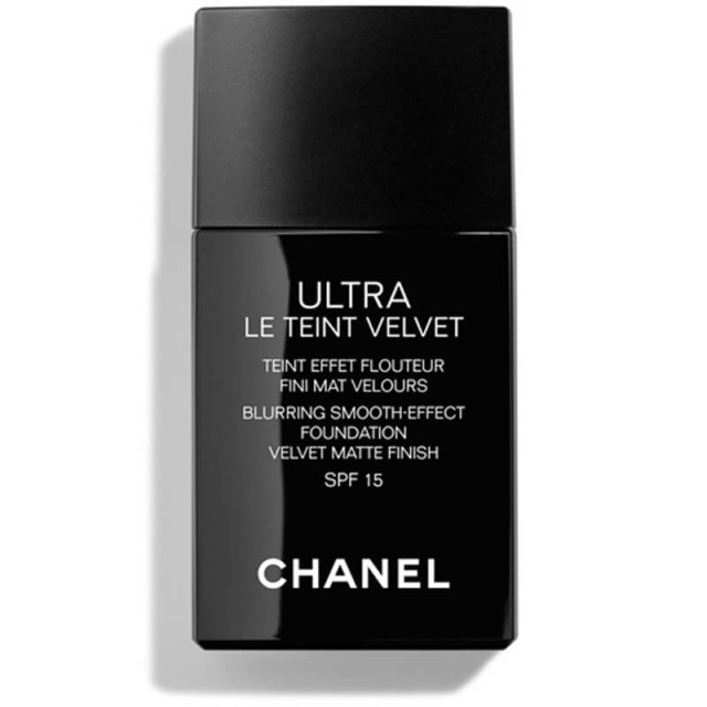 Ultra Le Teint Velvet | Formule ultra légère et longue tenue, fini mat velours effet flouteur, teint naturel parfait