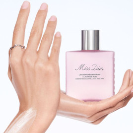 Miss Dior | Lait Corps réconfortant à la cire de rose