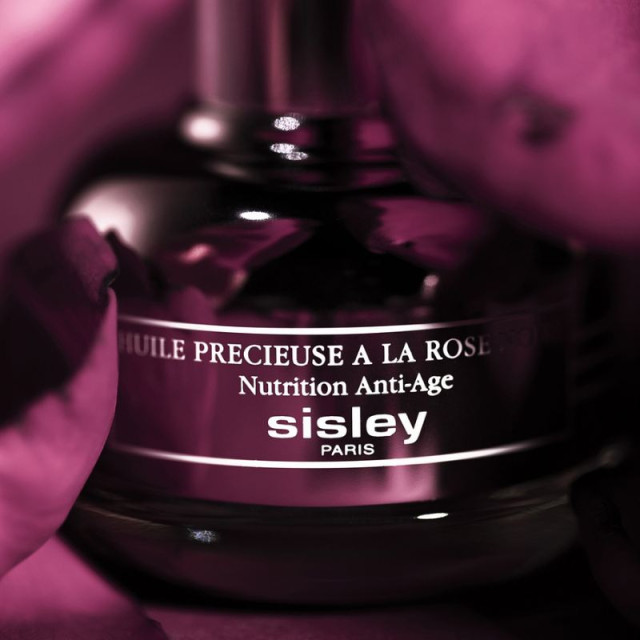 Huile précieuse à la rose noire | Préparatrice, nourrissante et anti-âge